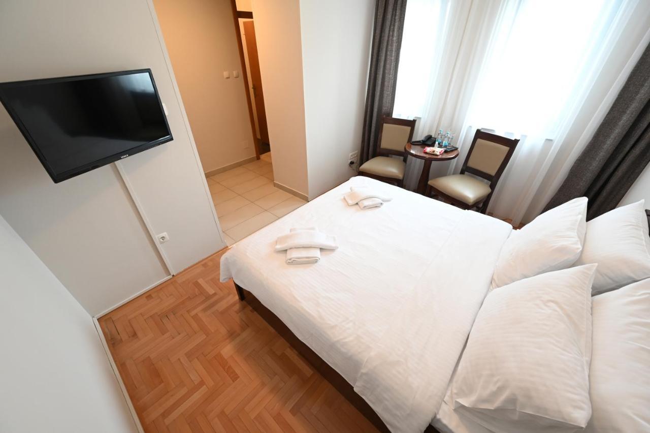 Hotel "Jkc Banja Luka" Dış mekan fotoğraf