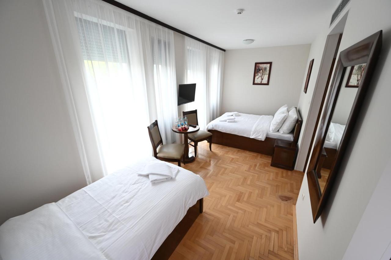 Hotel "Jkc Banja Luka" Dış mekan fotoğraf