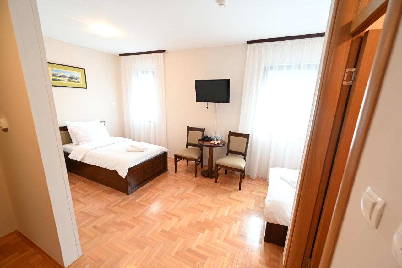 Hotel "Jkc Banja Luka" Dış mekan fotoğraf