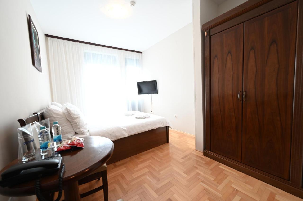 Hotel "Jkc Banja Luka" Dış mekan fotoğraf