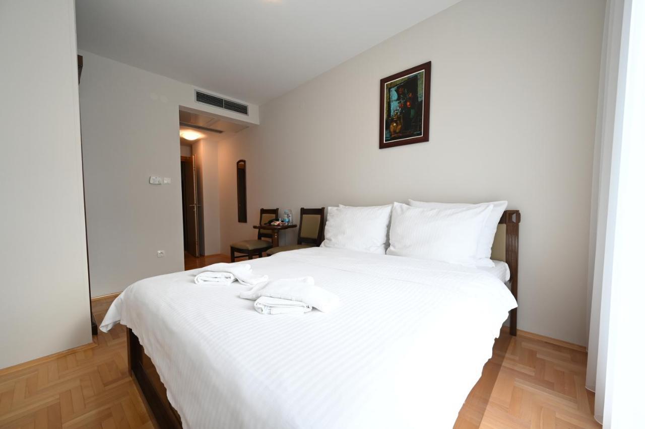 Hotel "Jkc Banja Luka" Dış mekan fotoğraf