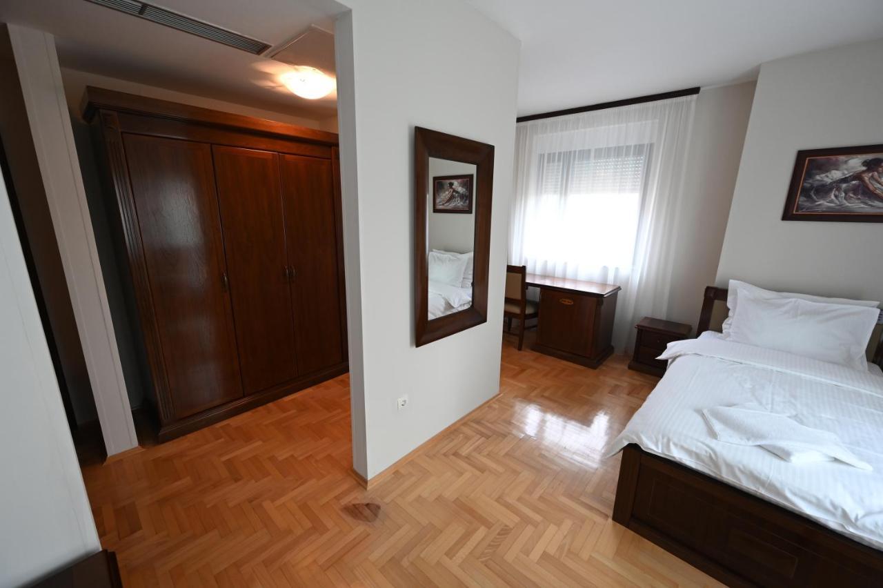 Hotel "Jkc Banja Luka" Dış mekan fotoğraf